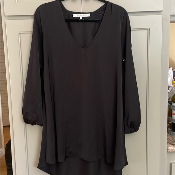 NWOT LOVERS + FRIENDS Black Gracie Open Long Sleeve Dress - Picture 2 of 7